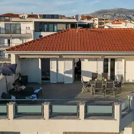 Apartment Delux Penthouse F. With View On Beach In The Split