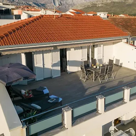 Apartment Delux Penthouse F. With View On Beach In The *