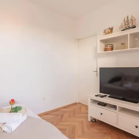 Apartment Delux Penthouse F. With View On Beach In The