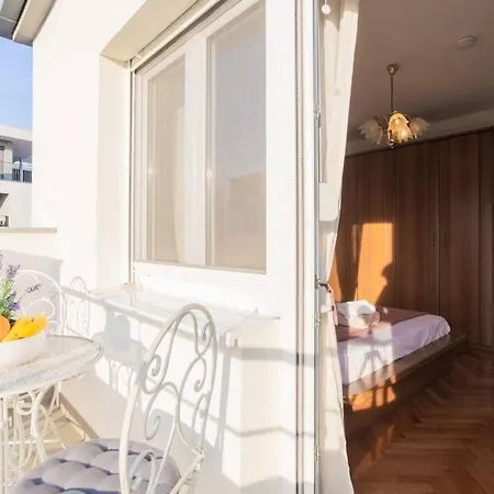 Apartment Delux Penthouse F. With View On Beach In The