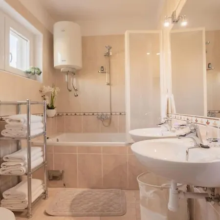 Delux Penthouse F. With View On Beach In The Apartment Split