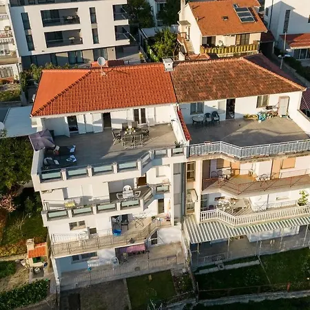 Delux Penthouse F. With View On Beach In The *