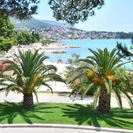 Delux Penthouse F. With View On Beach In The Apartment