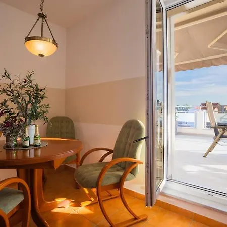 Delux Penthouse F. With View On Beach In The Apartment *