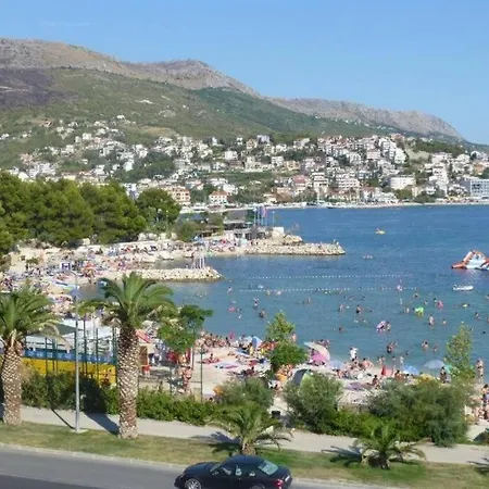 Delux Penthouse F. With View On Beach In The