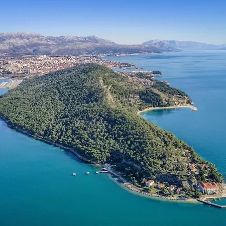 Delux Penthouse F. With View On Beach In The Apartment Split
