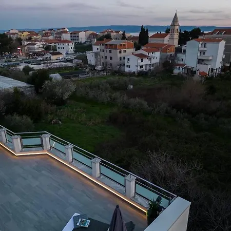 Apartment Delux Penthouse F. With View On Beach In The *